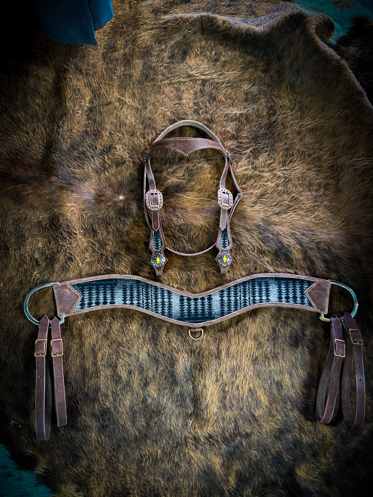 Tripping collar tack set made with Genuine Pendleton wool